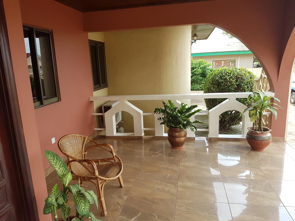 Benconi Lodge Acra Exterior foto